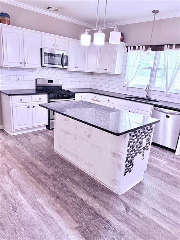 4 bedroom, 3 bathroom, 2,445 sq ft single family residence for sale at 2887 Kingstream Drive, Snellville, GA 30039 — photo 9