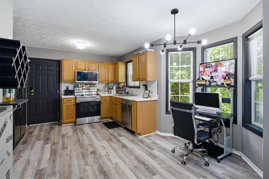 3 bedroom, 3 bathroom, 1,400 sq ft single family residence for sale at 1459 Bridgewater Branch, Stone Mountain, GA 30088 — photo 3