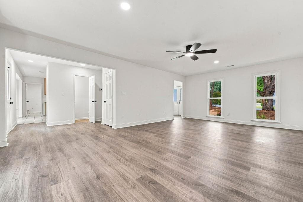 3 bedroom, 3 bathroom, 1,912 sq ft single family residence under contract at 1359 Summit Lane, Acworth, GA 30102 — photo 9