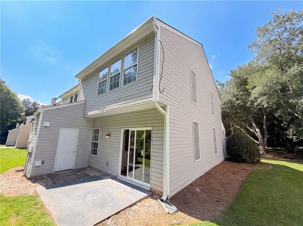 3 bedroom, 3 bathroom, 1,386 sq ft townhouse for sale at 9155 Nesbit Ferry Road 53, Alpharetta, GA 30022 — photo 5