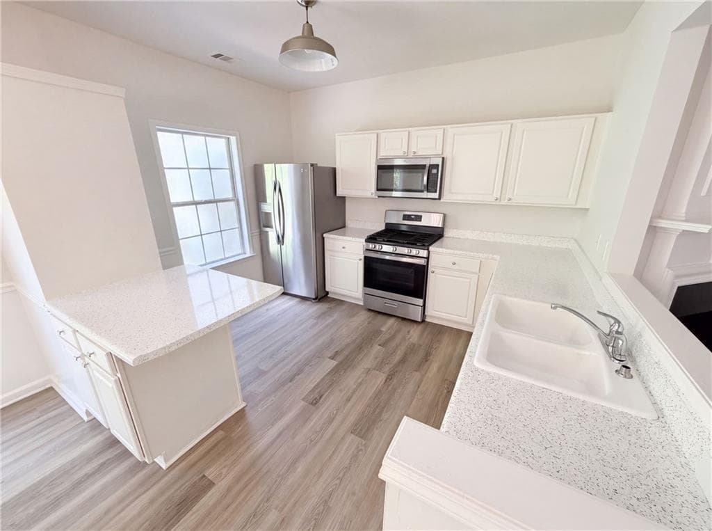 3 bedroom, 3 bathroom, 1,386 sq ft townhouse for sale at 9155 Nesbit Ferry Road 53, Alpharetta, GA 30022 — photo 8