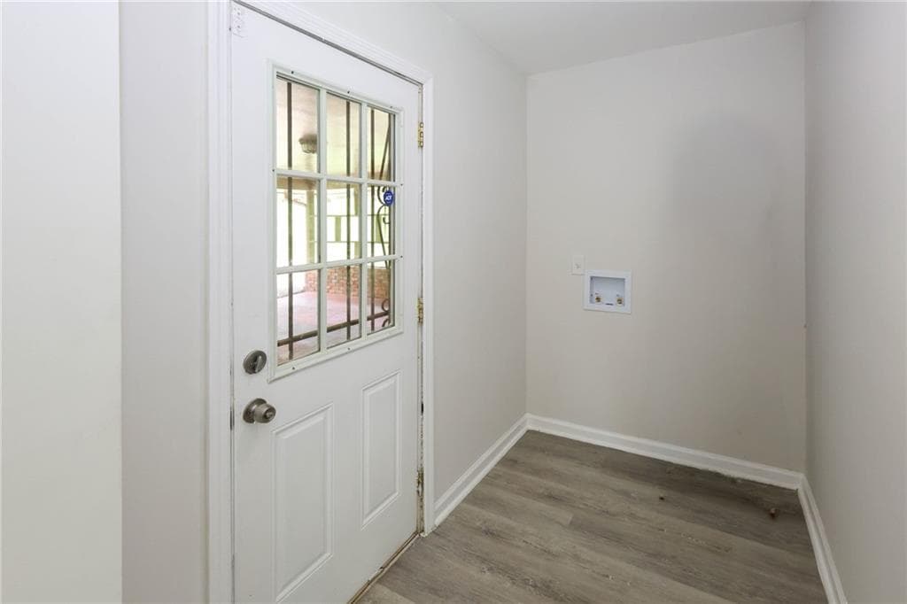 3 bedroom, 2 bathroom, 1,578 sq ft single family residence under contract at 3860 King Arthur Road, Atlanta, GA 30331 — photo 8