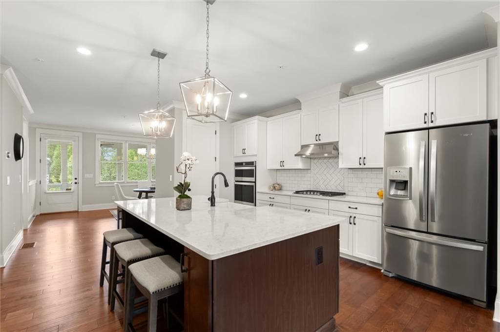 3 bedroom, 4 bathroom, 2,512 sq ft townhouse for sale at 138 Inwood Walk, Woodstock, GA 30188 — photo 4