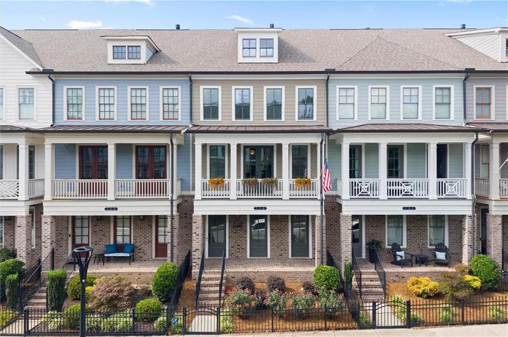 3 bedroom, 4 bathroom, 2,512 sq ft townhouse for sale at 138 Inwood Walk, Woodstock, GA 30188 — photo 1 of 105