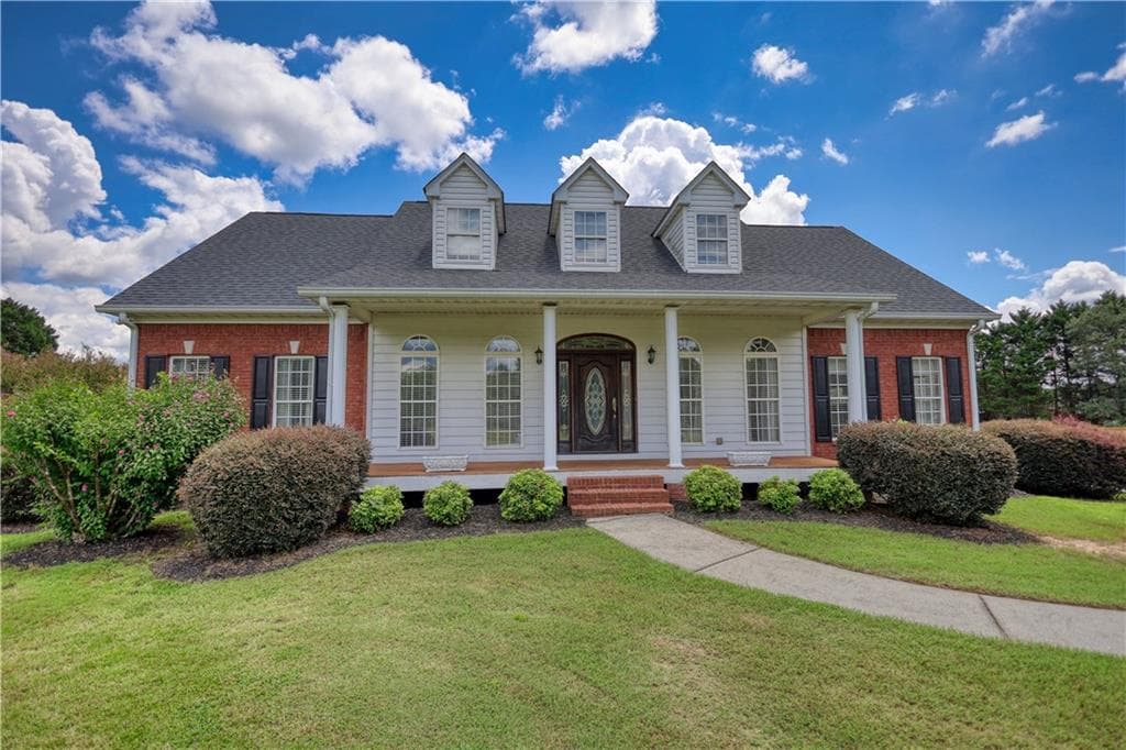 3 bedroom, 2 bathroom, 2,420 sq ft single family residence for sale at 2899 N Sharon Church Road, Loganville, GA 30052 — photo 2
