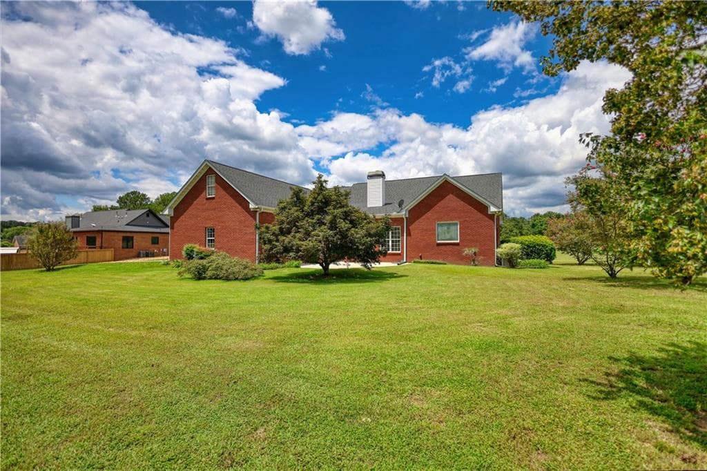 3 bedroom, 2 bathroom, 2,420 sq ft single family residence for sale at 2899 N Sharon Church Road, Loganville, GA 30052 — photo 6