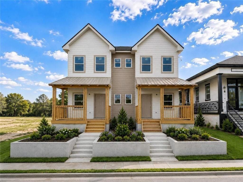 3 bedroom, 3 bathroom, 1,305 sq ft townhouse for sale at 526 James P Brawley Drive, Atlanta, GA 30318