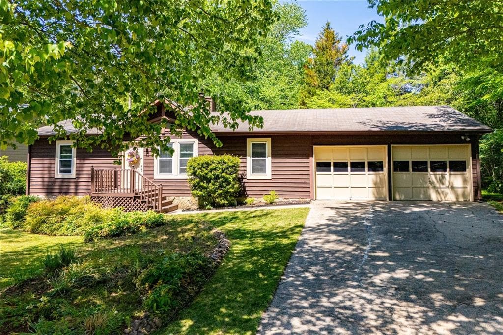 3 bedroom, 2 bathroom, 1,342 sq ft single family residence under contract at 1385 Lakeview Parkway, Villa Rica, GA 30180 — photo 8