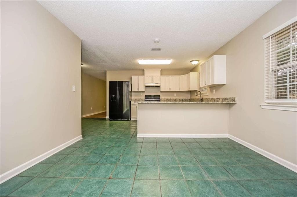 3 bedroom, 2 bathroom, 1,424 sq ft single family residence for sale at 124 Springvalley Circle, Stockbridge, GA 30281 — photo 9