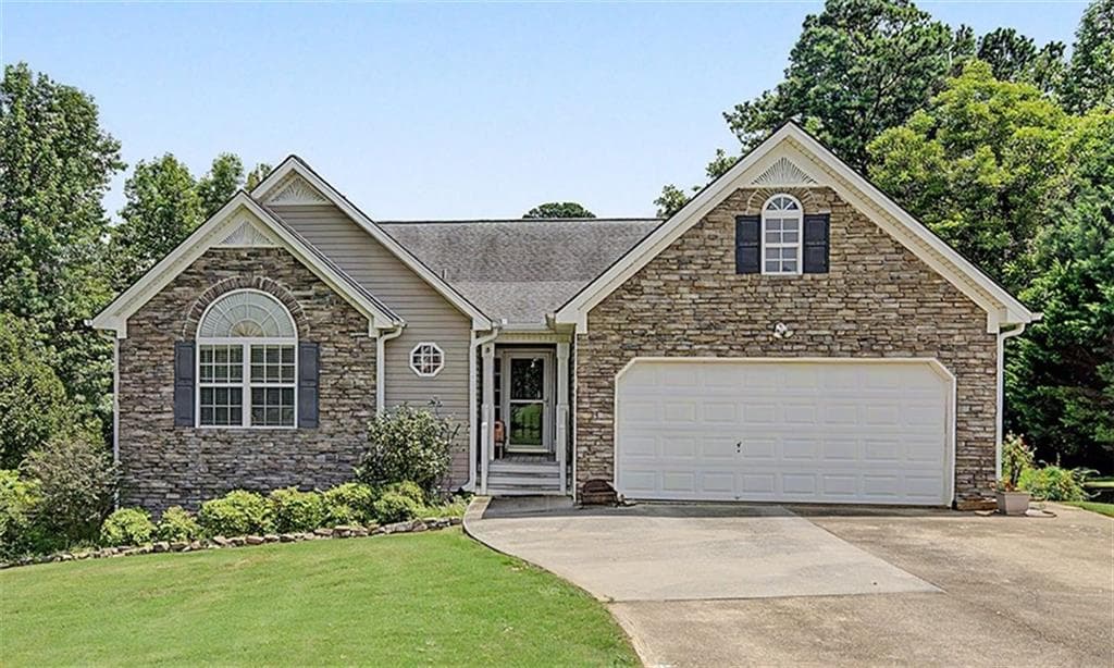 3 bedroom, 3 bathroom, 1,555 sq ft single family residence for sale at 5 Shenandoah Court, Hiram, GA 30141
