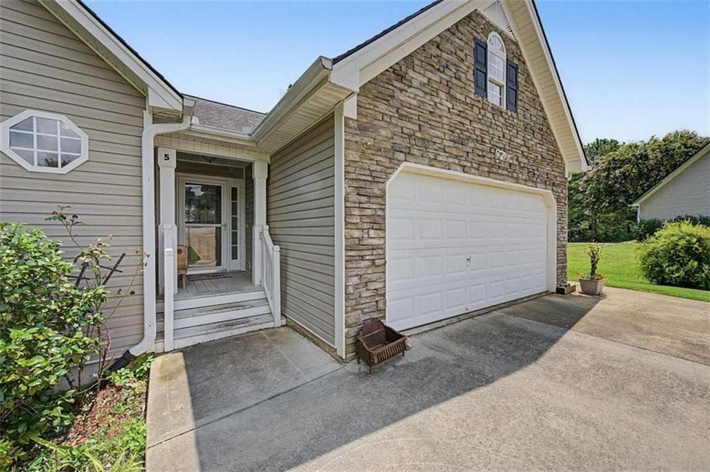 3 bedroom, 3 bathroom, 1,555 sq ft single family residence for sale at 5 Shenandoah Court, Hiram, GA 30141 — photo 5