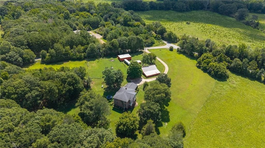 5 bedroom, 4 bathroom, 3,586 sq ft single family residence for sale at 835 Kent Rd, Bowdon, GA 30108 — photo 2