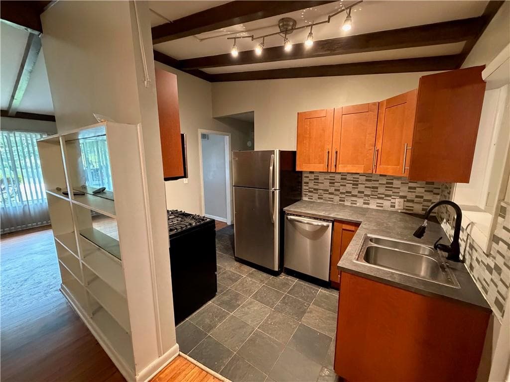 2 bedroom, 1 bathroom, 1,168 sq ft single family residence for rent at 1847 Dorsey Avenue, East Point, GA 30344 for $1,450 a month — photo 10
