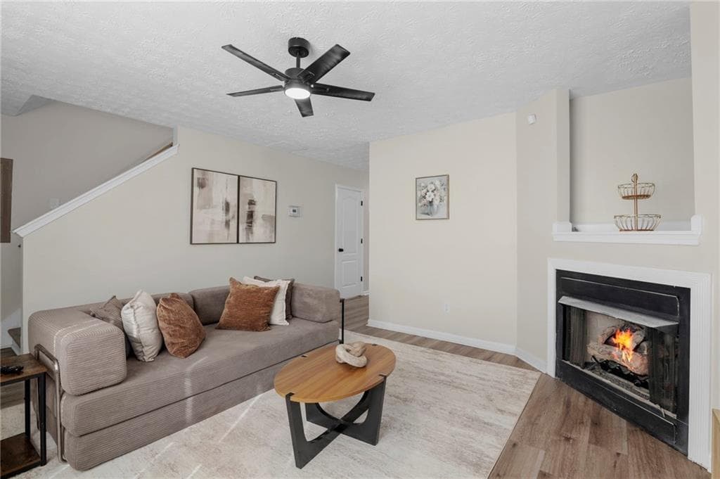 3 bedroom, 3 bathroom, 1,206 sq ft townhouse under contract at 2963 Fields Drive, Lithonia, GA 30038 — photo 4