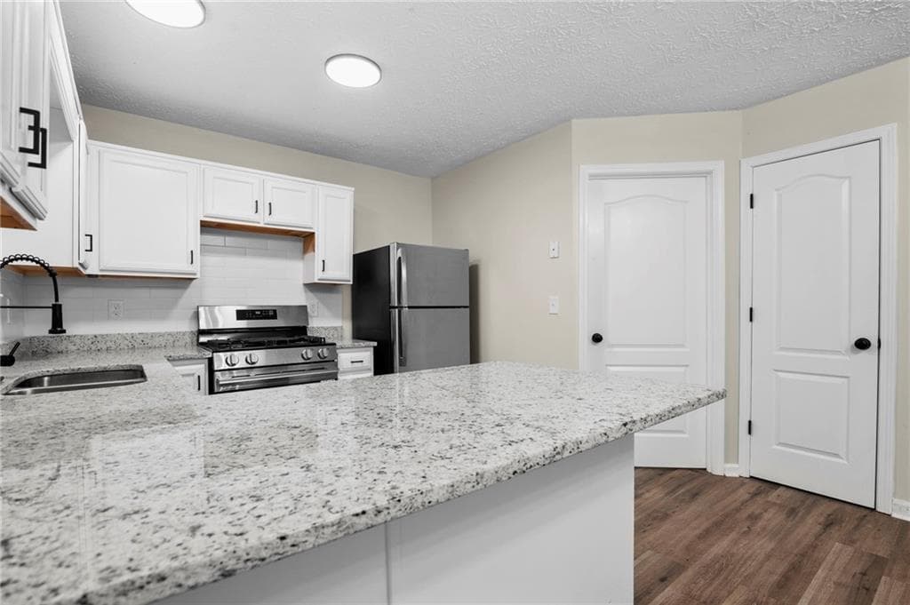 3 bedroom, 3 bathroom, 1,206 sq ft townhouse under contract at 2963 Fields Drive, Lithonia, GA 30038 — photo 6