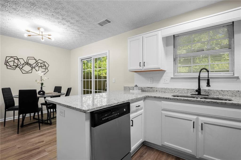 3 bedroom, 3 bathroom, 1,206 sq ft townhouse under contract at 2963 Fields Drive, Lithonia, GA 30038 — photo 7