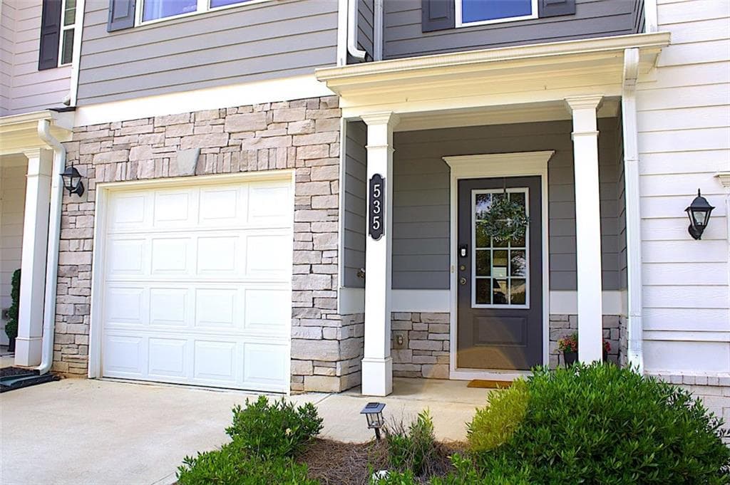 3 bedroom, 3 bathroom, 1,594 sq ft townhouse for sale at 535 Ryan Court, Ball Ground, GA 30107 — photo 2