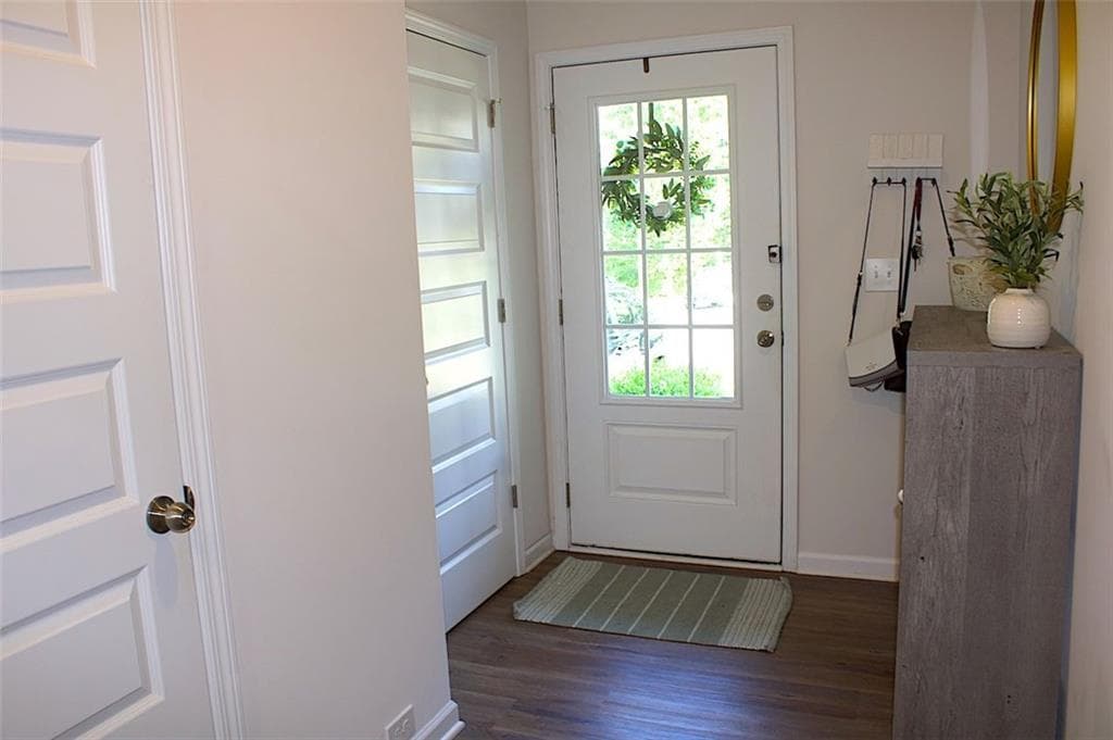 3 bedroom, 3 bathroom, 1,594 sq ft townhouse for sale at 535 Ryan Court, Ball Ground, GA 30107 — photo 5