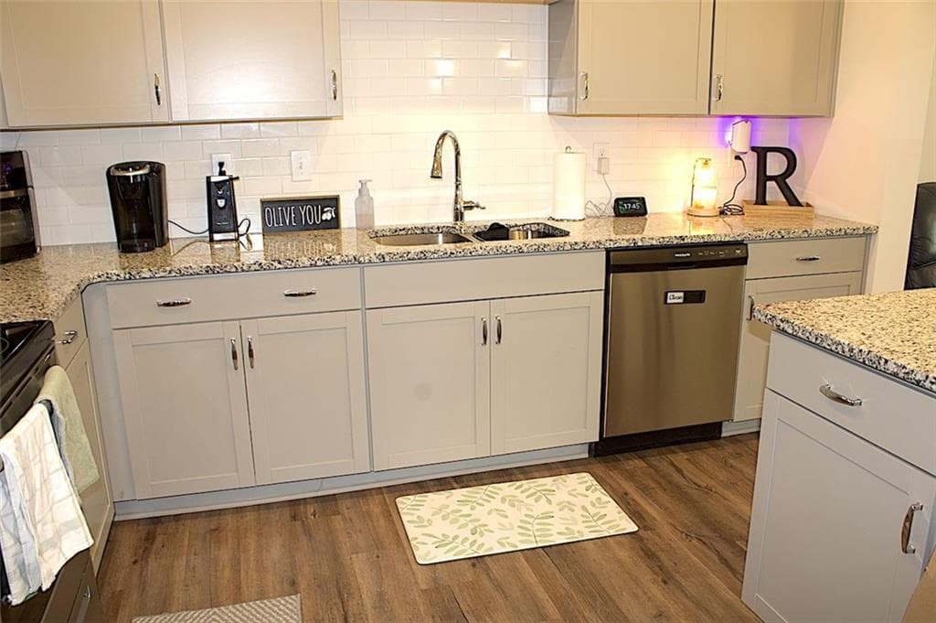 3 bedroom, 3 bathroom, 1,594 sq ft townhouse for sale at 535 Ryan Court, Ball Ground, GA 30107 — photo 7