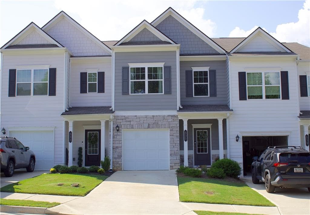 3 bedroom, 3 bathroom, 1,594 sq ft townhouse for sale at 535 Ryan Court, Ball Ground, GA 30107 — photo 1 of 24