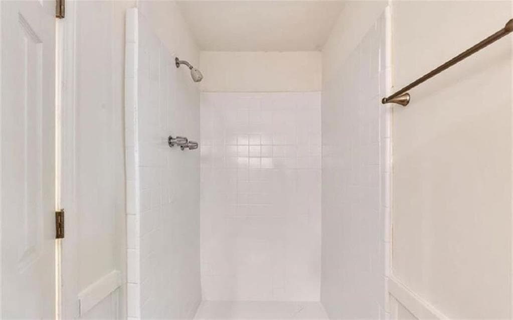 3 bedroom, 2 bathroom, 1,242 sq ft single family residence for sale at 4520 Santa Fe Trail, Atlanta, GA 30331 — photo 6