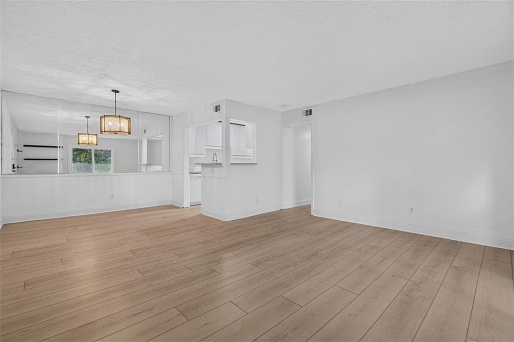 2 bedroom, 2 bathroom, 1,094 sq ft condominium for sale at 725 Dalrymple Road #7J, Sandy Springs, GA 30328