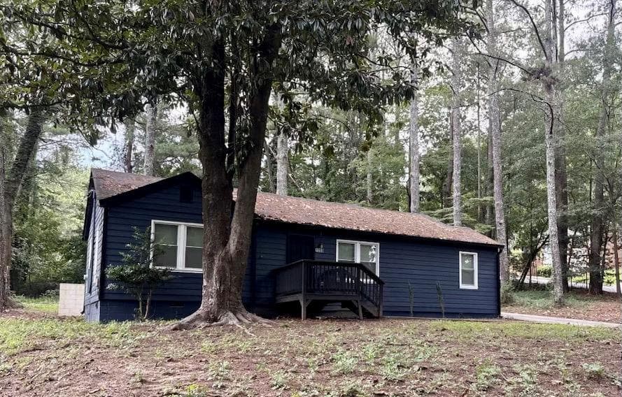 3 bedroom, 2 bathroom, 887 sq ft single family residence sold at 1200 Gun Club Road, Atlanta, GA 30318