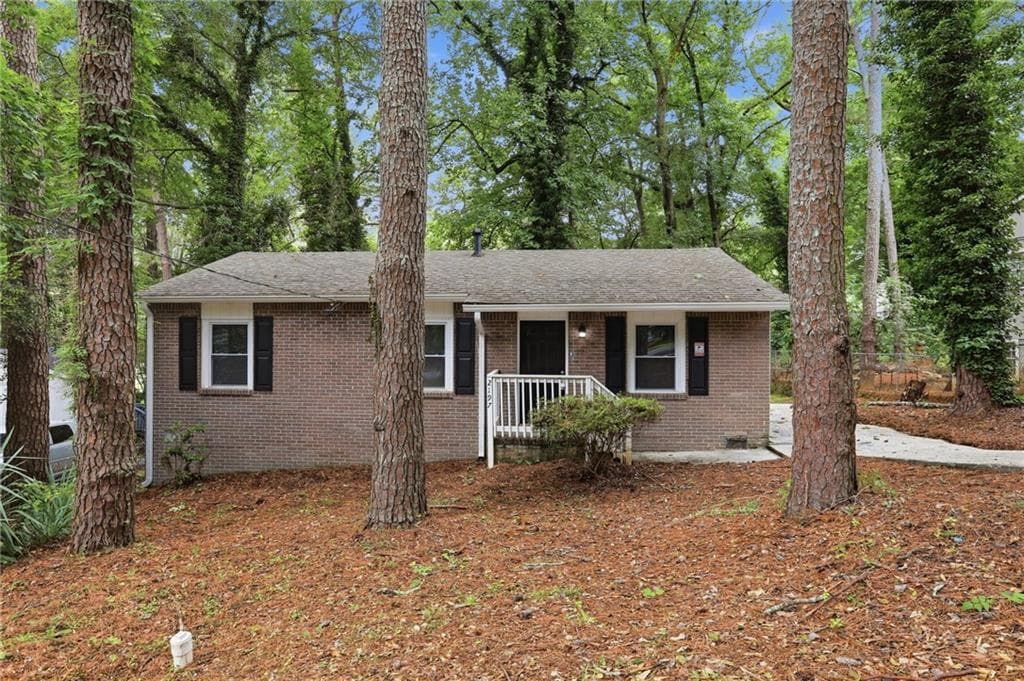 3 bedroom, 1 bathroom, 1,025 sq ft single family residence under contract at 2197 Swallow Circle, Atlanta, GA 30315