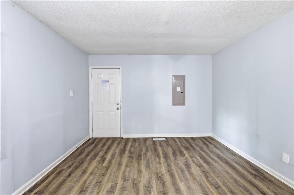 3 bedroom, 1 bathroom, 1,025 sq ft single family residence under contract at 2197 Swallow Circle, Atlanta, GA 30315 — photo 8