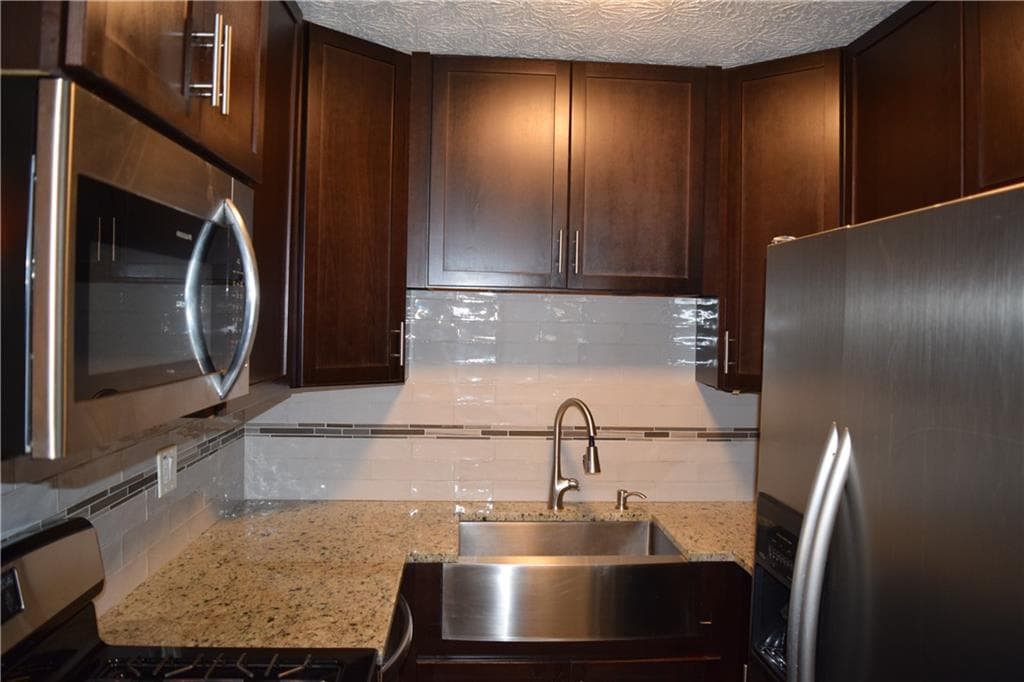 3 bedroom, 2 bathroom, 1,314 sq ft townhouse for rent at 227 Goshen Lane, Woodstock, GA 30188 for $2,000 a month — photo 3