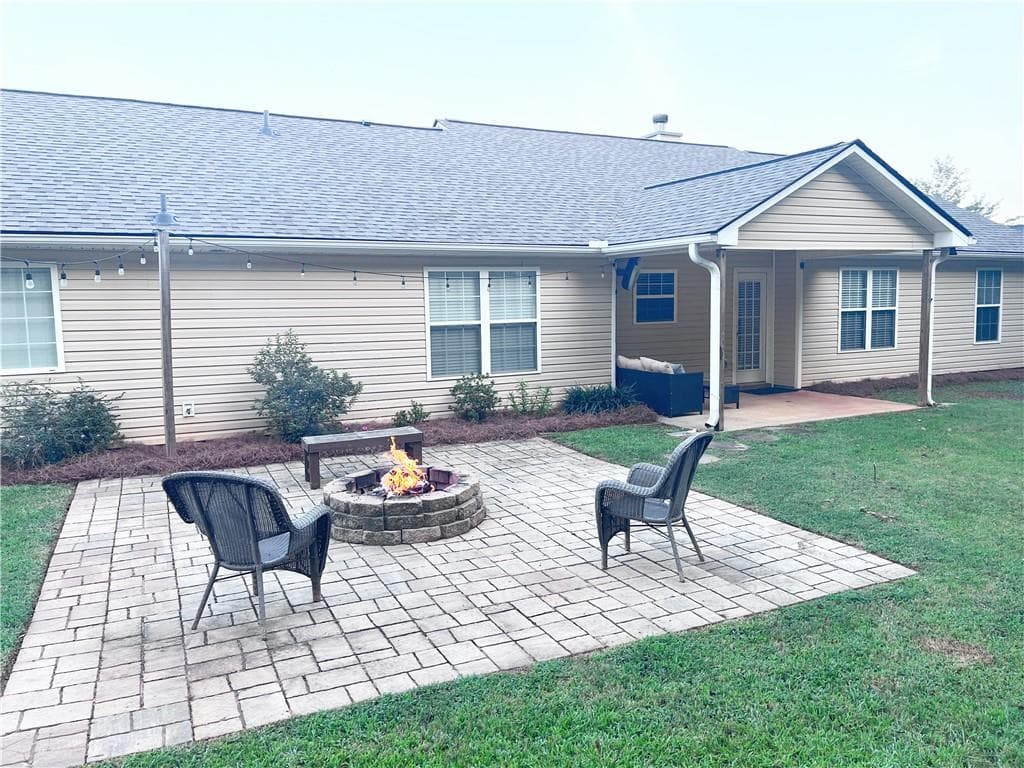 3 bedroom, 3 bathroom, 2,106 sq ft single family residence for sale at 1703 Jeremy Drive, Monroe, GA 30656 — photo 2