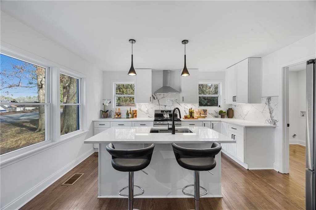 5 bedroom, 3 bathroom, 2,824 sq ft single family residence for sale at 1870 Avon Avenue, Atlanta, GA 30311 — photo 9