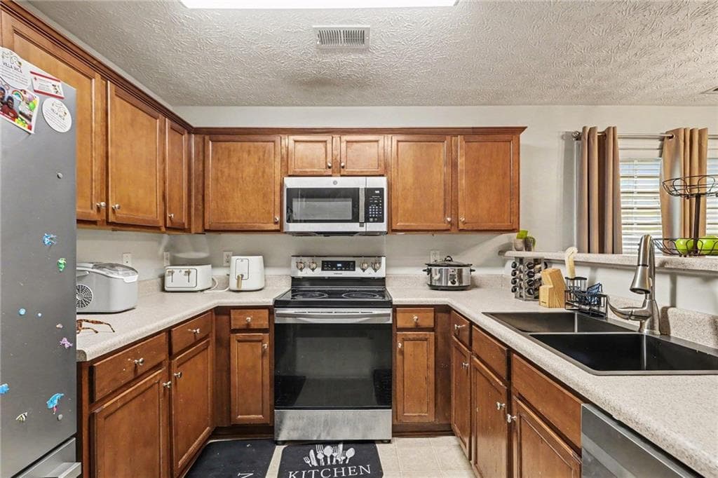 3 bedroom, 2 bathroom, 1,233 sq ft single family residence for rent at 413 Erin Ct. Court, Villa Rica, GA 30180 for $1,950 a month — photo 4