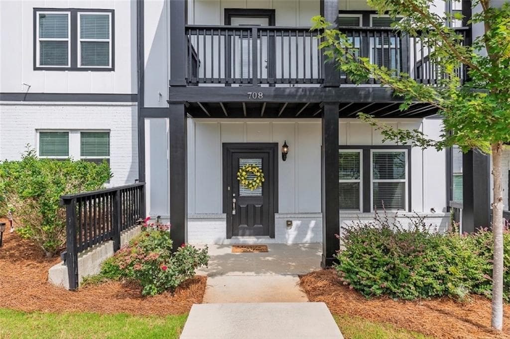4 bedroom, 4 bathroom, 2,535 sq ft townhouse for sale at 708 Mulberry Walk, Woodstock, GA 30188 — photo 2