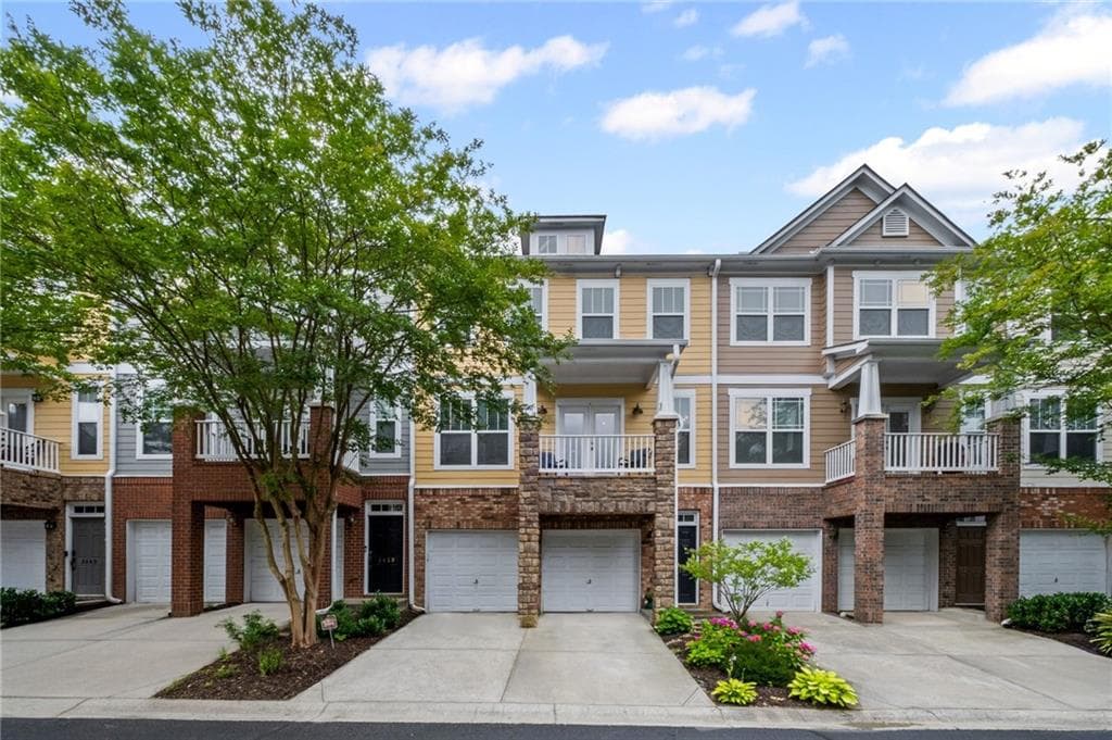 3 bedroom, 4 bathroom, 2,390 sq ft townhouse under contract at 3435 Latitude Cove, Milton, GA 30004