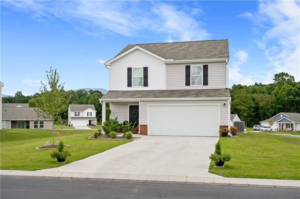 3 bedroom, 3 bathroom, 1,566 sq ft home for sale at 11 Barron Ct, Chatsworth, GA