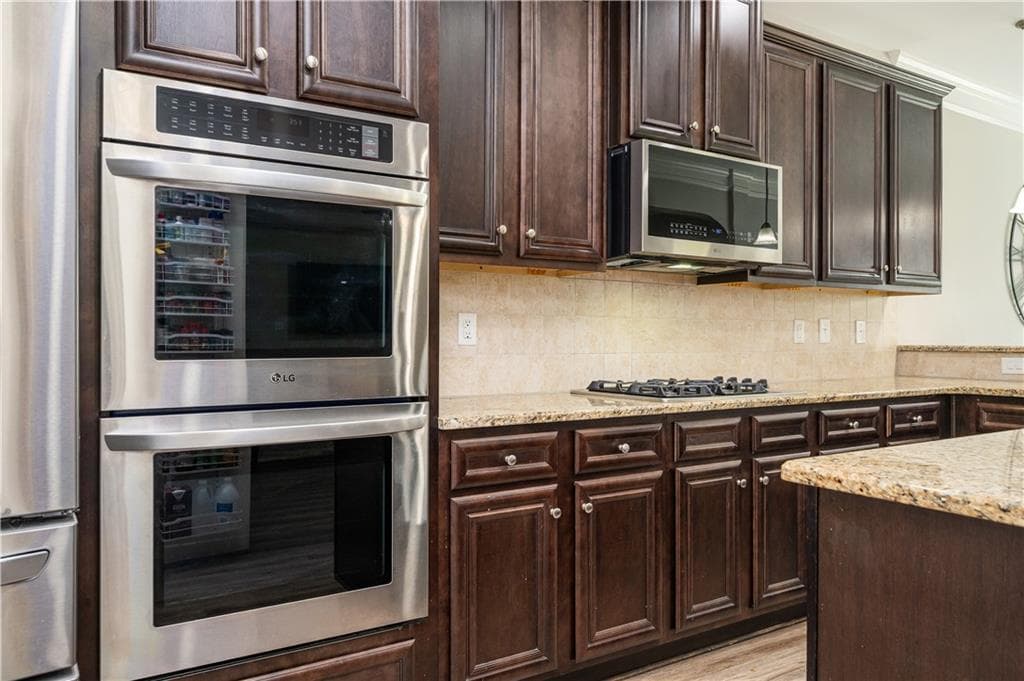 5 bedroom, 4 bathroom, 3,626 sq ft single family residence under contract at 1511 Silver Mist Circle, Powder Springs, GA 30127 — photo 9