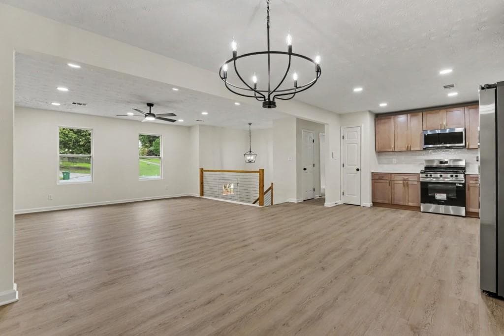4 bedroom, 3 bathroom, 1,980 sq ft single family residence for sale at 5055 S WOODBRIDGE Trail, Stone Mountain, GA 30088 — photo 7