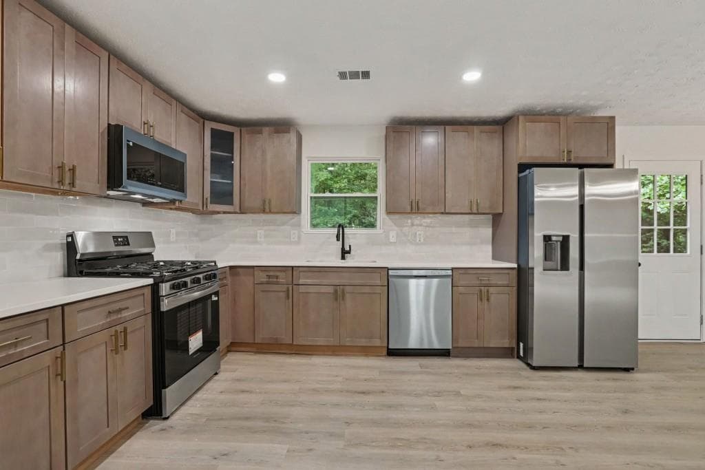 4 bedroom, 3 bathroom, 1,980 sq ft single family residence for sale at 5055 S WOODBRIDGE Trail, Stone Mountain, GA 30088 — photo 10