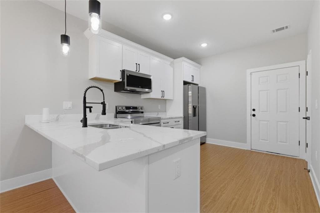 3 bedroom, 3 bathroom, 1,559 sq ft single family residence for rent at 1015 Lyndon Ave, Griffin, GA 30223 for $1,900 a month — photo 3