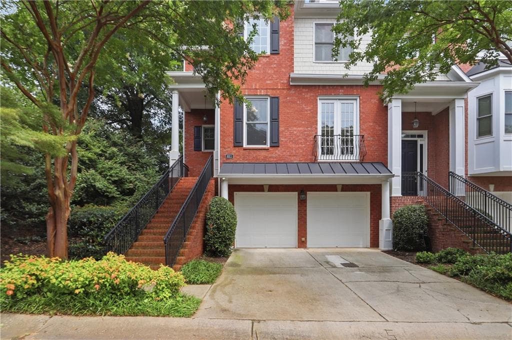 3 bedroom, 4 bathroom, 3,258 sq ft townhouse for sale at 3011 Riverstone Trail 8, Atlanta, GA 30339 — photo 1 of 43