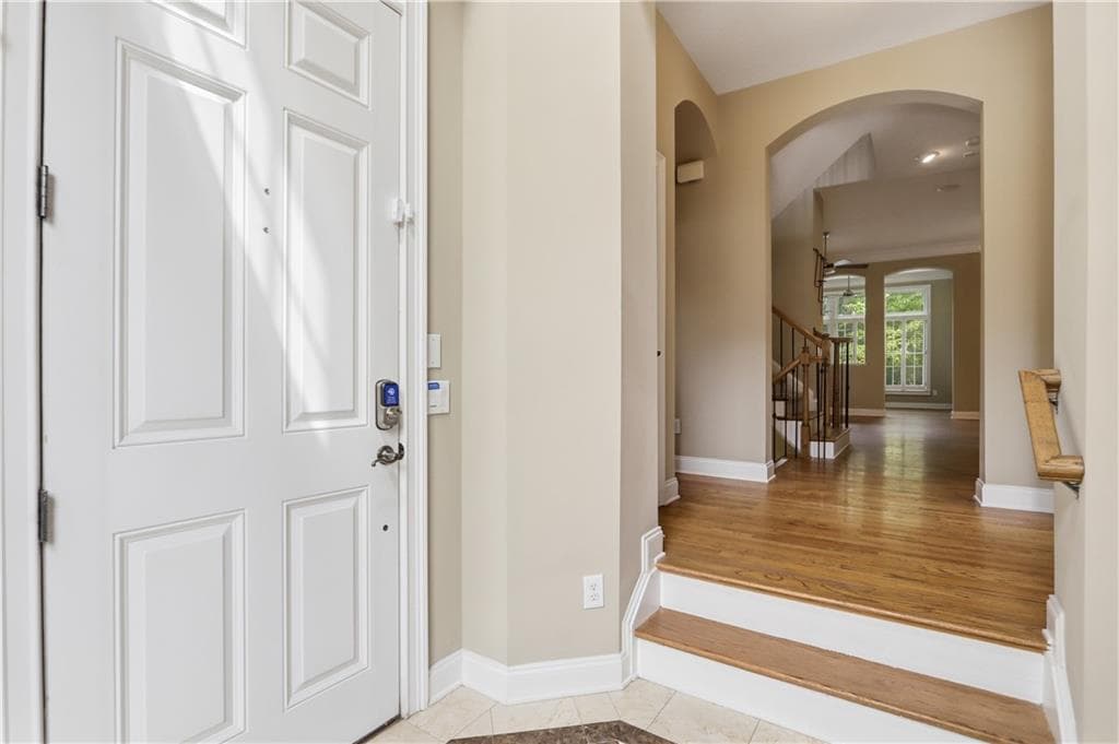 3 bedroom, 4 bathroom, 3,258 sq ft townhouse for sale at 3011 Riverstone Trail 8, Atlanta, GA 30339 — photo 4