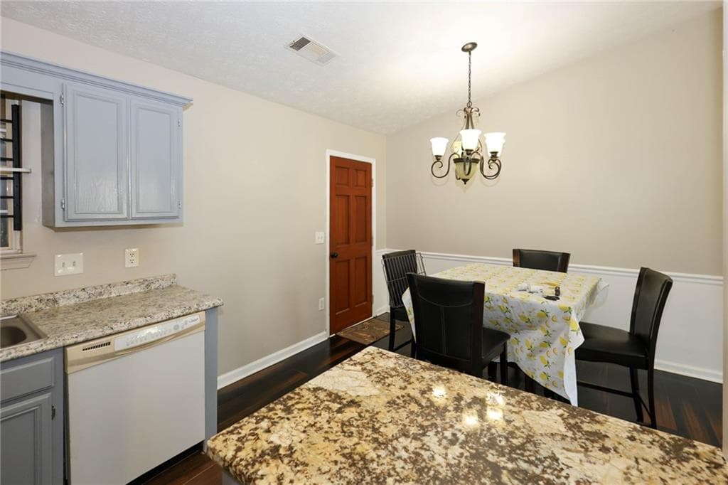 4 bedroom, 2 bathroom, 1,570 sq ft single family residence under contract at 5589 Emerald Glen, Stone Mountain, GA 30088 — photo 5
