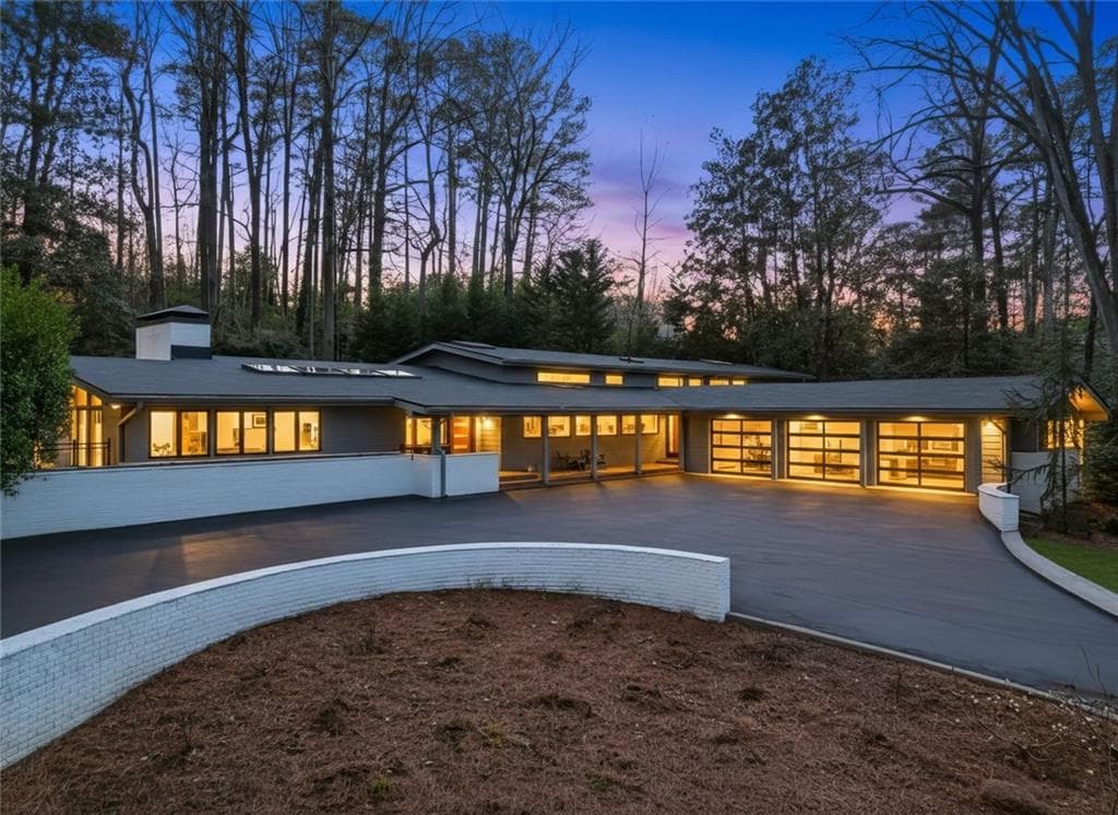 4 bedroom, 4 bathroom, 3,484 sq ft single family residence under contract at 1807 Lenox Road, Atlanta, GA 30306 — photo 2