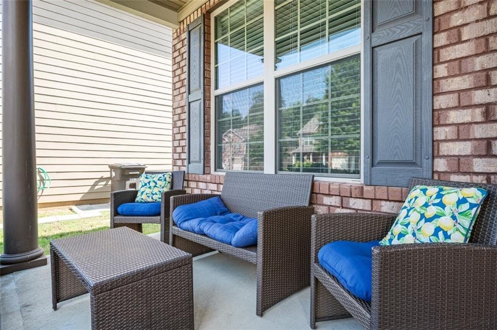 5 bedroom, 4 bathroom, 3,626 sq ft single family residence under contract at 1511 Silver Mist Circle, Powder Springs, GA 30127 — photo 4