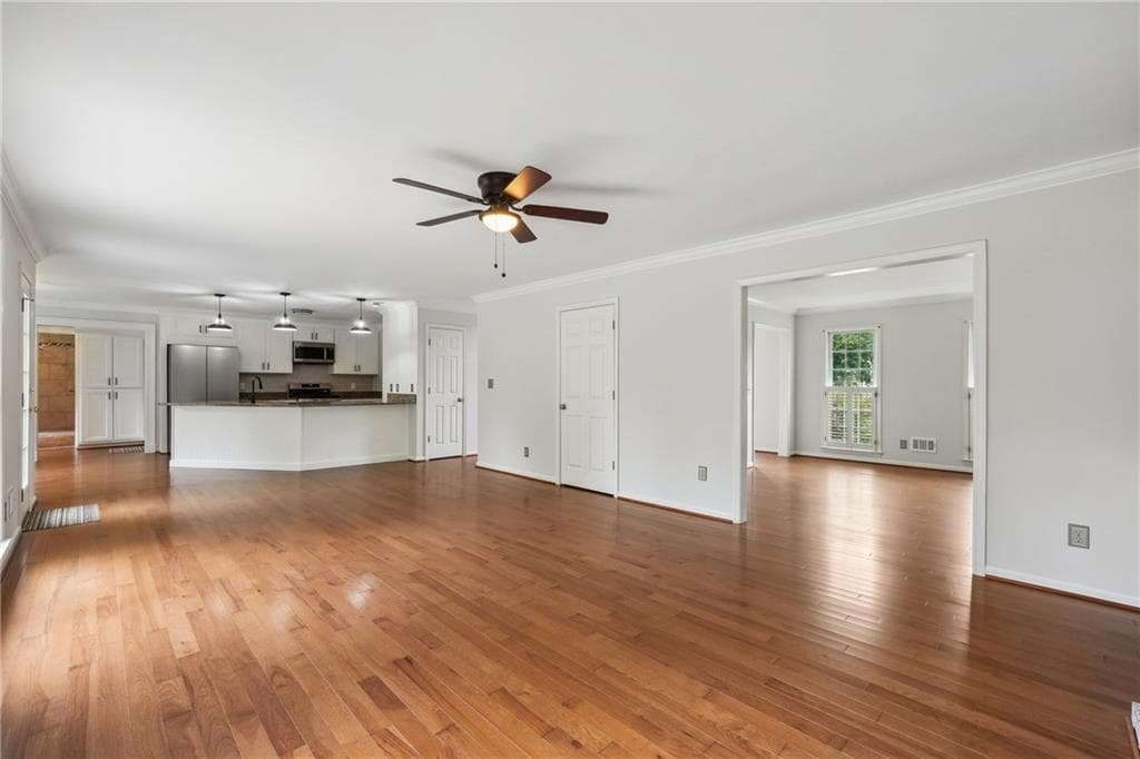 6 bedroom, 5 bathroom, 4,028 sq ft single family residence for rent at 2565 Chestea Drive, Marietta, GA 30066 for $5,500 a month — photo 8