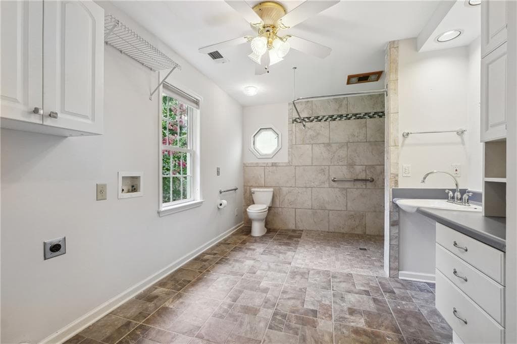 6 bedroom, 5 bathroom, 4,028 sq ft single family residence for rent at 2565 Chestea Drive, Marietta, GA 30066 for $5,500 a month — photo 9