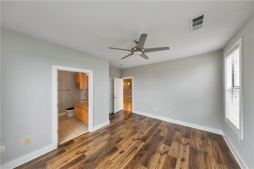 2 bedroom, 2 bathroom, 1,124 sq ft condominium for rent at 799 Hammond Drive 219, Atlanta, GA 30328 for $1,900 a month — photo 7