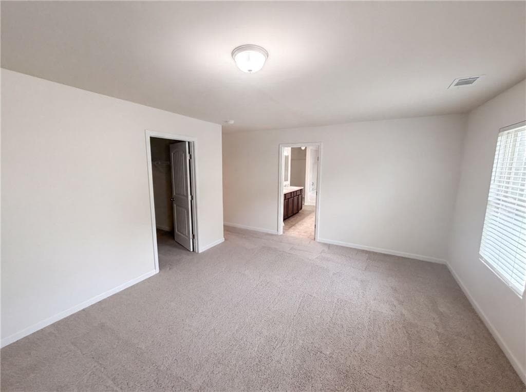 4 bedroom, 3 bathroom, 2,389 sq ft single family residence for sale at 611 Dodson Lake Court, Fairburn, GA 30213 — photo 4