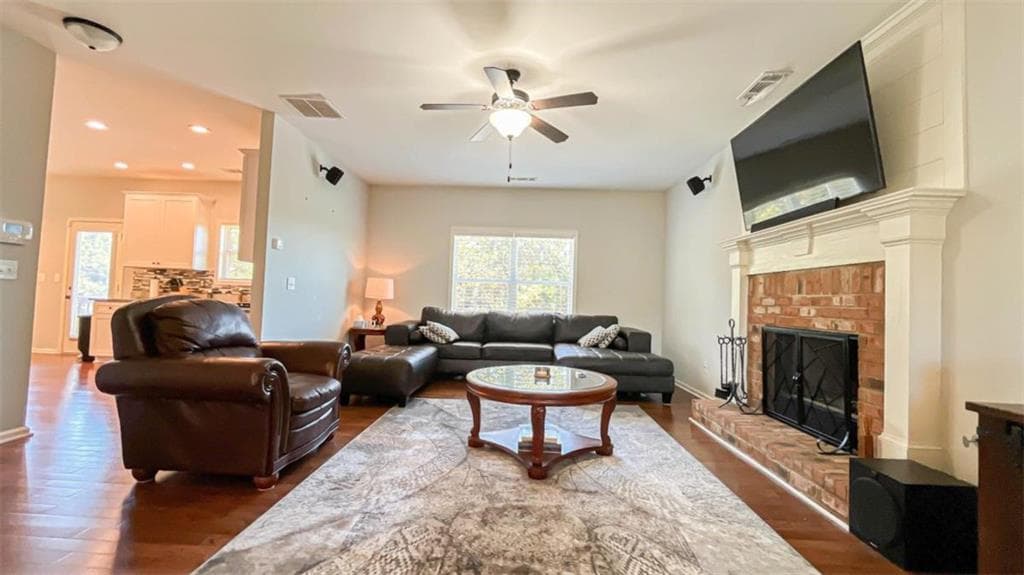 4 bedroom, 3 bathroom, 2,160 sq ft single family residence for sale at 3835 Hawk Tail Drive, Loganville, GA 30052 — photo 3